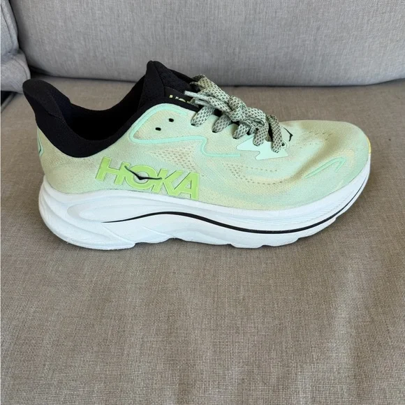 Hoka Clifton 10 Running Shoes Sz 10 Green Sneakers - Picture 15 of 16